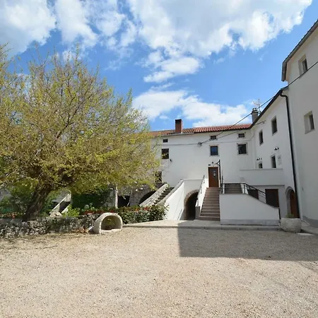 Morea Apartment