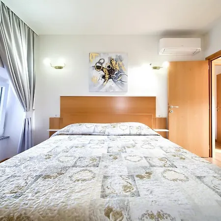 Apartment Morea *
