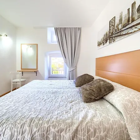 Morea Apartment *